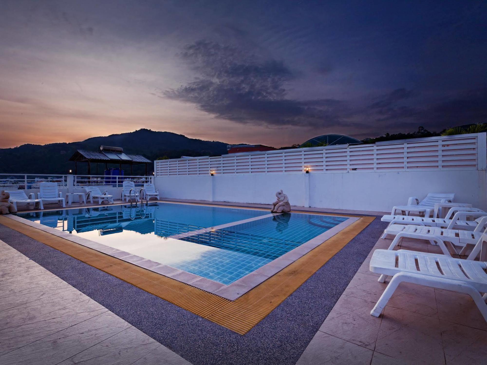 Garden Phuket Hotel Patong Exterior foto